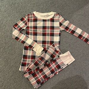 Old Navy kids pajama set - size S (6)